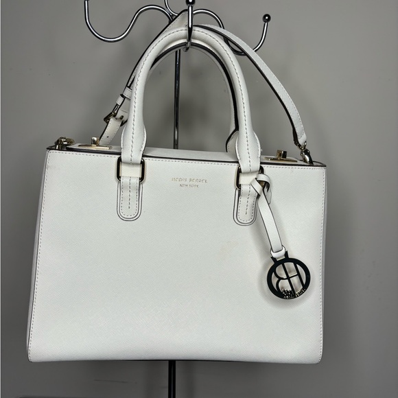 Henri Bendel White Women\'s Bag with dust